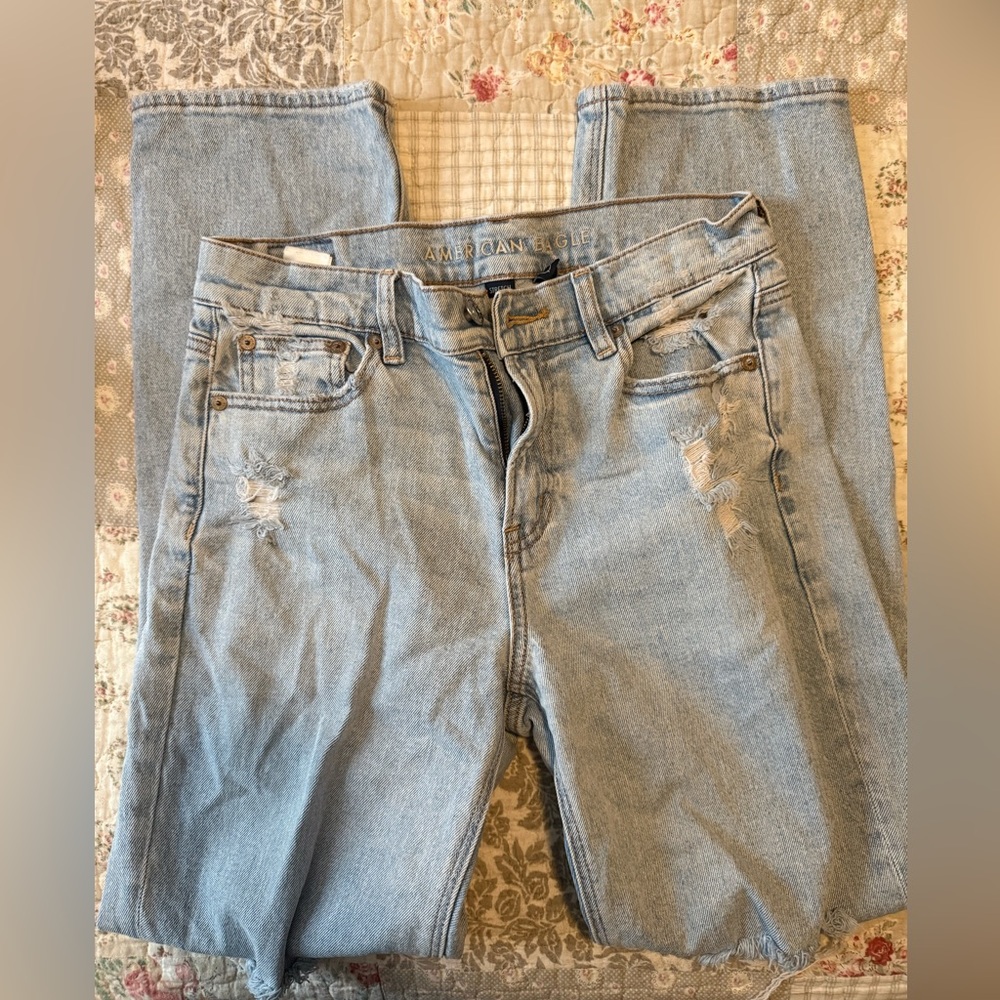 American Eagle Light Wash Distressed Jeans